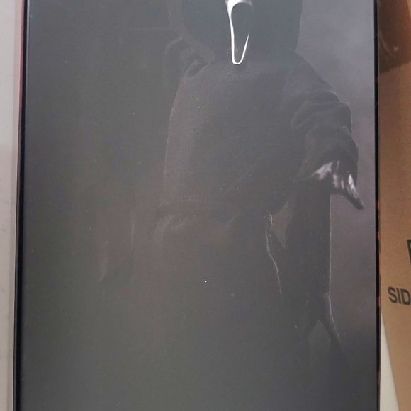 Sideshow Collectibles Ghost Face Figure - 1/6 scale - Picture 2 of 7